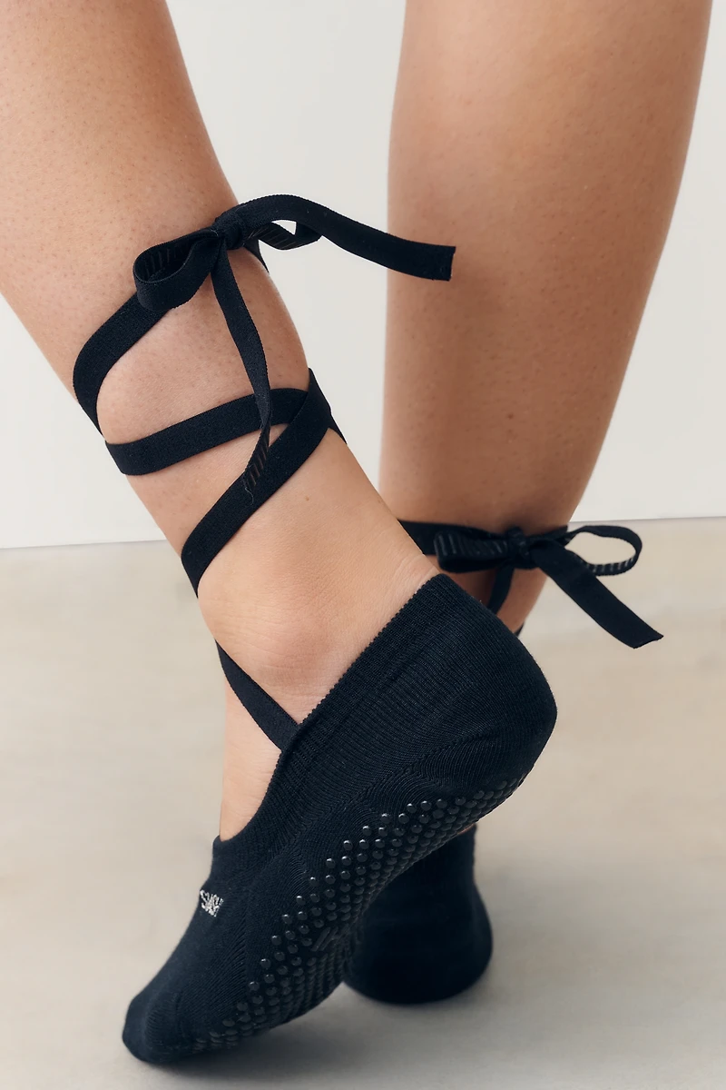 Shashi Essentials Ballet Tie No Show Socks