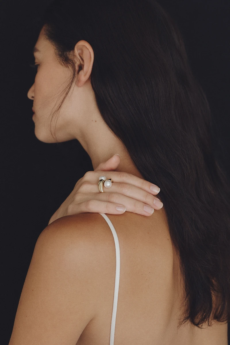 By Anthropologie Weddings Chunky Twist Pearl Ring