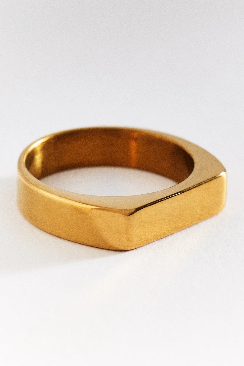 Water-Resistant Angled Ring