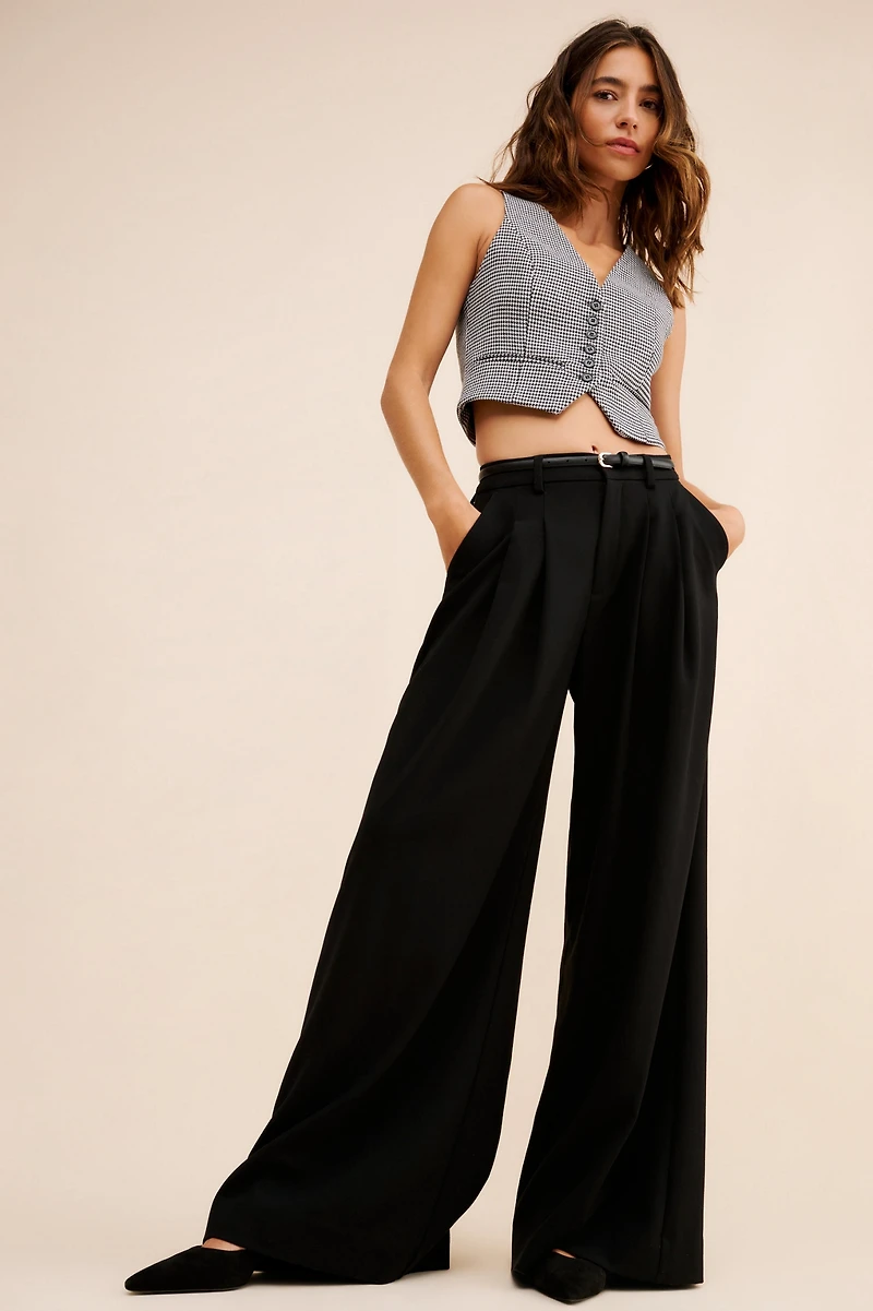 Favorite Daughter Houndstooth Cropped Vest
