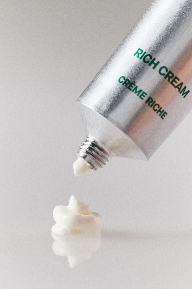 Flamingo Estate Adriatic Muscatel Sage Rich Cream