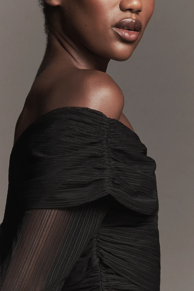 SOVERE Cascade Long-Sleeve Off-Shoulder Mesh Top