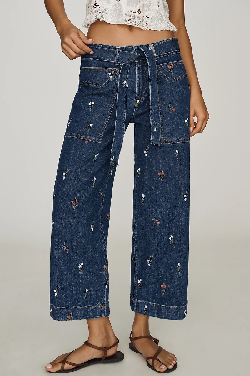 Pilcro Low-Rise Crop Wide-Leg Belted Jeans