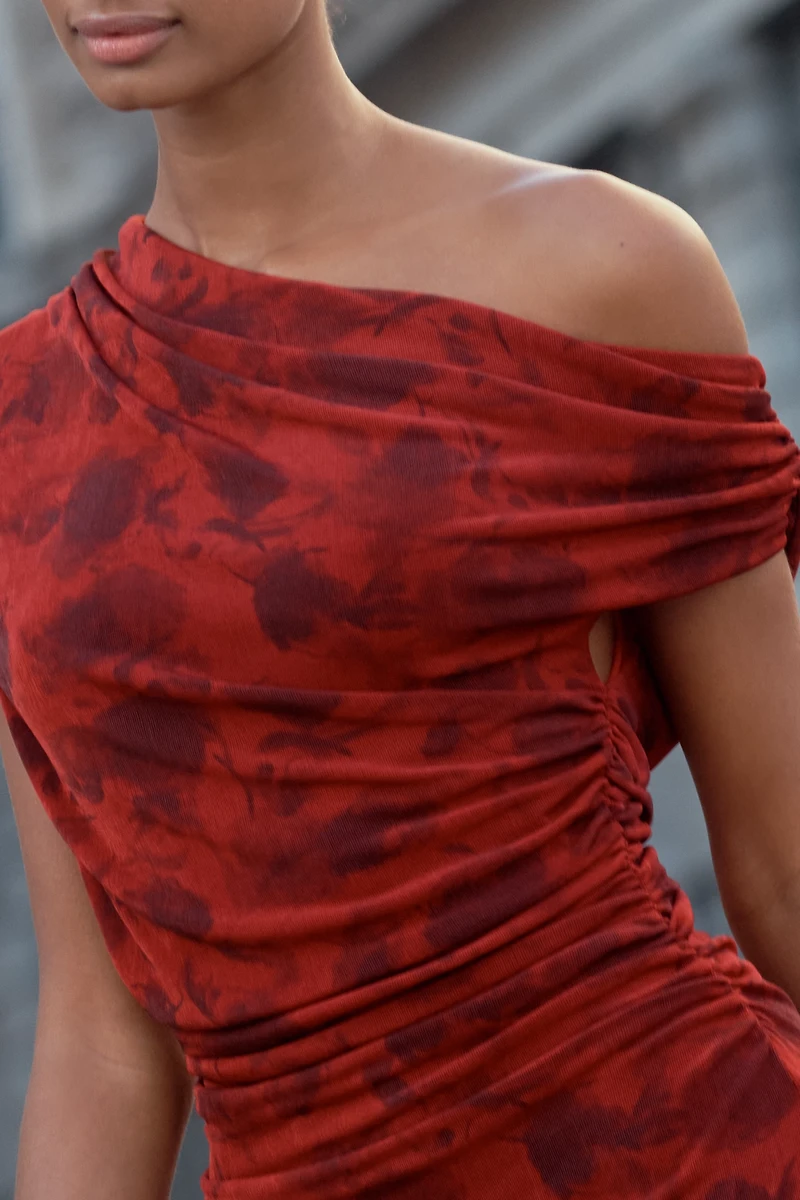 Endless Rose Off-Shoulder Side-Slit Slim Maxi Dress