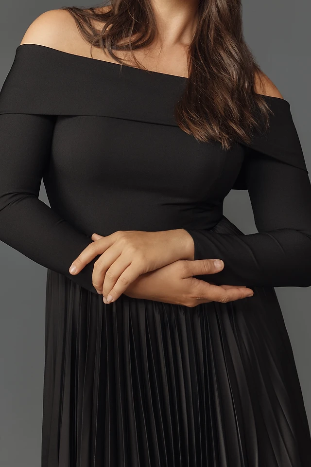 Helsi Tessa Long-Sleeve Appliqu A-Line Maxi Dress at Mall of America in  Bloomington, MN