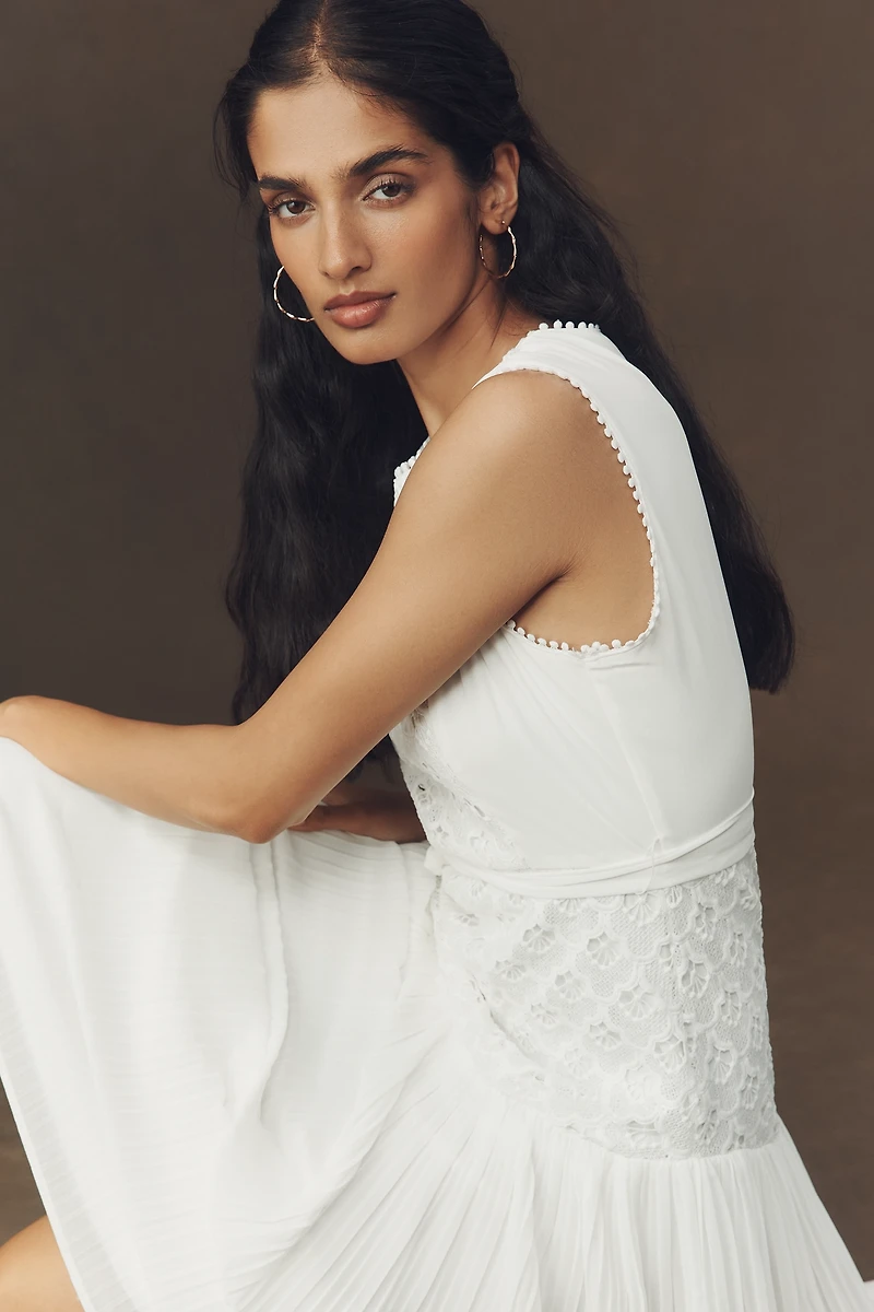 Arose Studio Allison Sleeveless Lace Pleated Maxi Dress