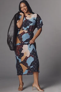 Never Fully Dressed Short=Sleeve Boat-Neck Midi Dress