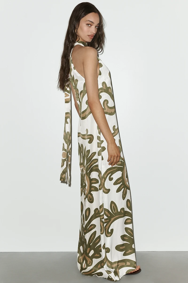 DIARRABLU Halter Neck Printed Maxi Dress