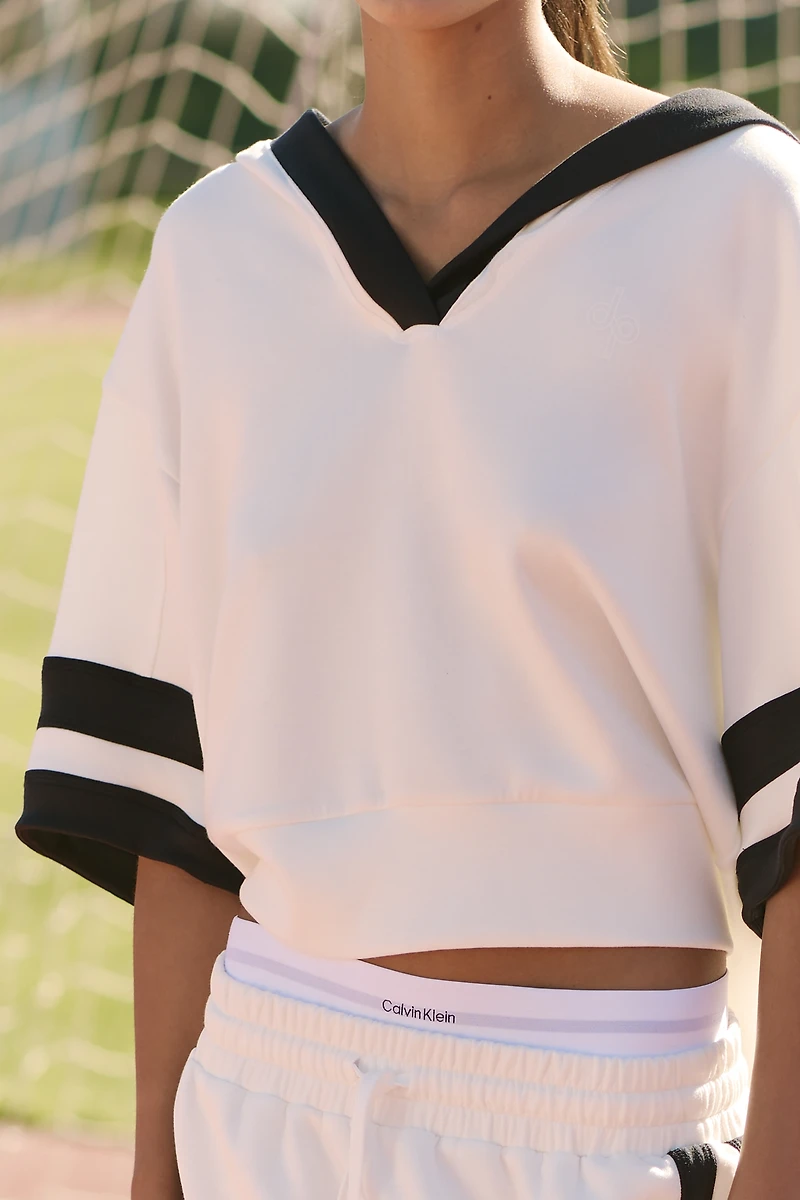 Daily Practice V-Neck Half-Sleeve Hooded Sweatshirt