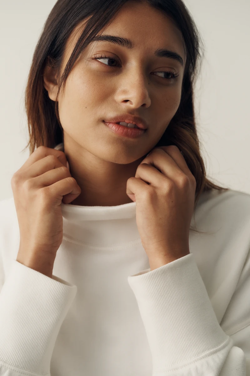 Daily Practice Throw and Go Cropped Long Sleeve Top