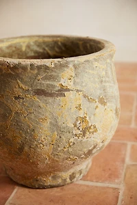 Barnacle Footed Pot