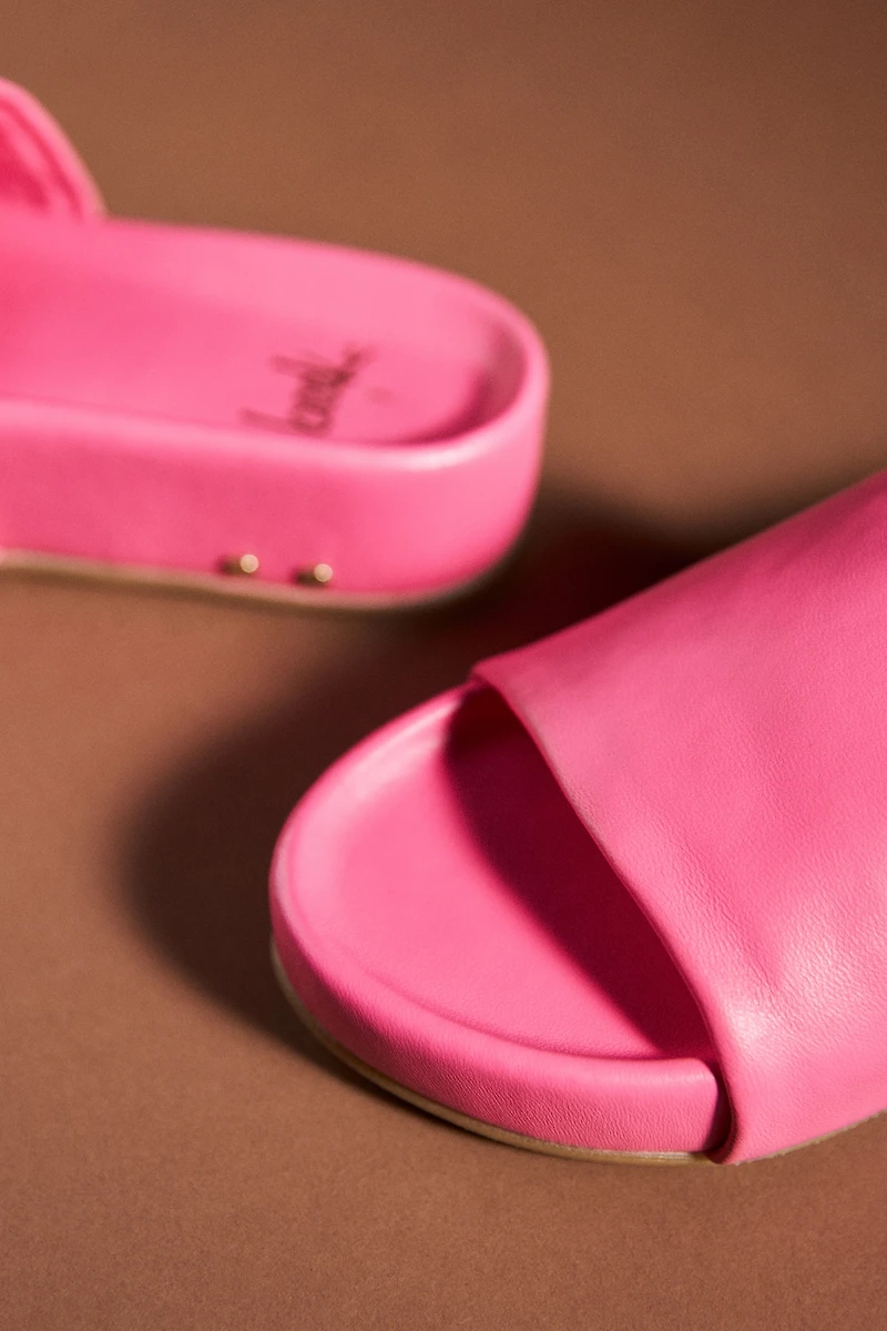 beek Pelican Slide Sandals
