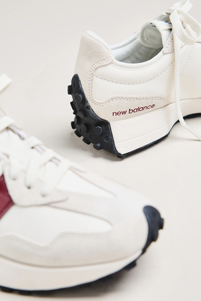 New Balance 327 Sneakers