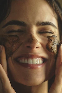 KORA Organics Turmeric 2-in-1 Brightening & Exfoliating Mask