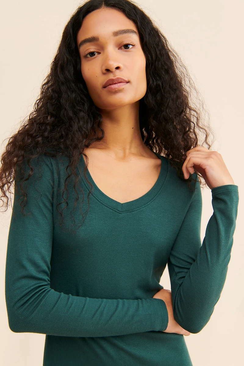 Bordeaux Slim V-Neck Maxi Dress