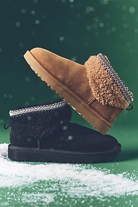 UGG Classic Ultra Mini Maxi Curly Boots