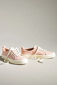 Cariuma OCA Low Canvas Sneakers