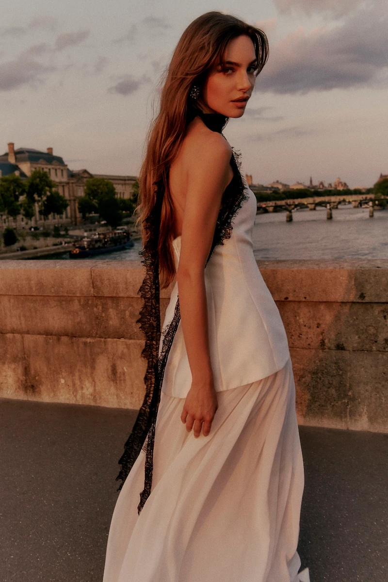 A.B. Ellie Wide Lace Neck Tie