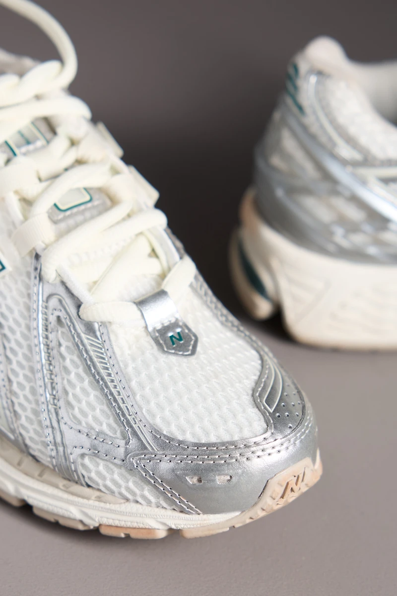 New Balance 1906R Sneakers