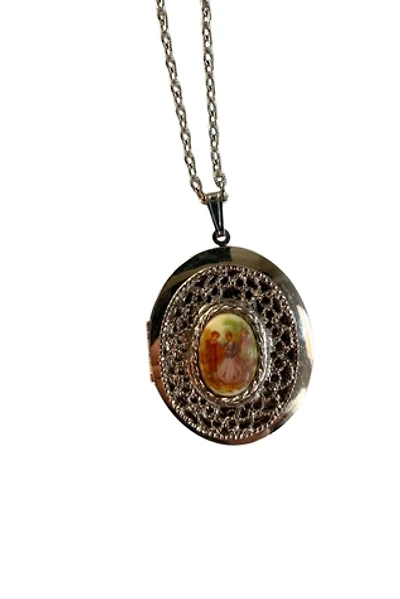 Vintage Romantic Couple Locket Necklace Selected by SharpLilTeeth