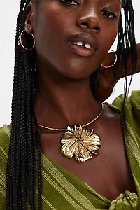 Alessia Structured Choker