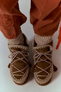 MOU Lace-Up Glacier Boots