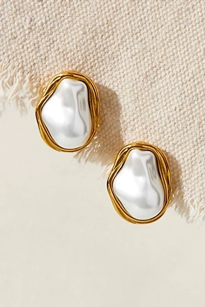 ALV Pearly Bezel Studs