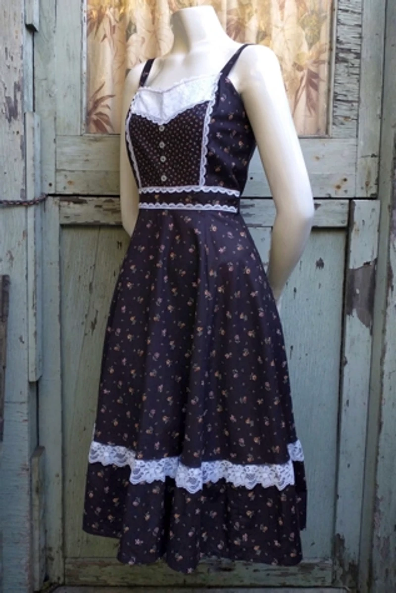 1970's Floral Prairie Tieback Dress Selected by Garbage Soup