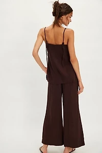 Sightseer Embroidered Linen Set