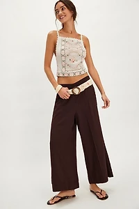 Sightseer Embroidered Linen Set