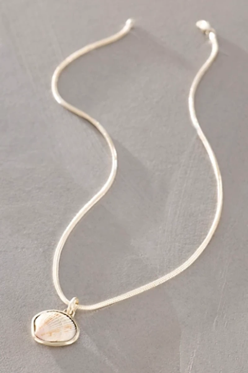 Dunton Ellerkamp Ivory Shell Pendant Necklace