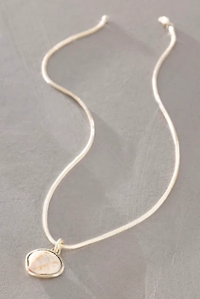 Dunton Ellerkamp Ivory Shell Pendant Necklace