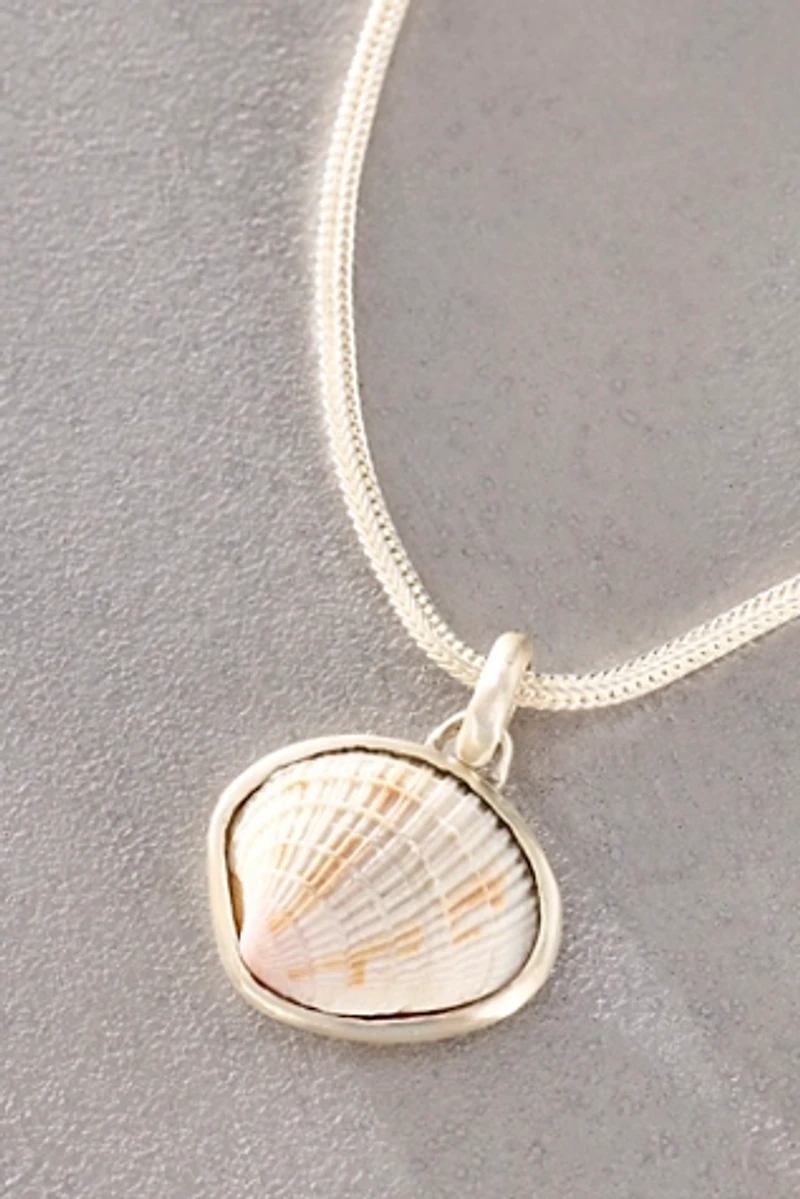 Dunton Ellerkamp Ivory Shell Pendant Necklace