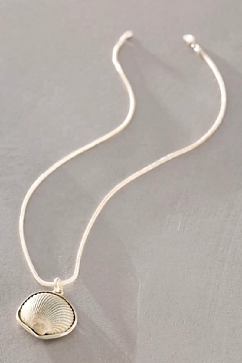 Dunton Ellerkamp Charcoal Shell Pendant Necklace