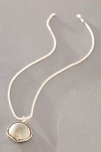 Dunton Ellerkamp Charcoal Shell Pendant Necklace