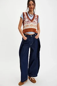 Notes Of Rose Sweater Vest