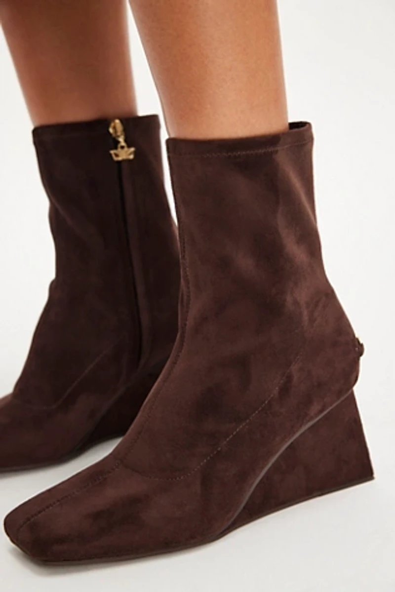 Lia Wedge Boots