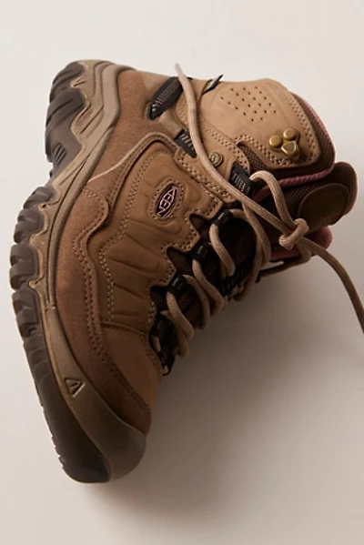 KEEN Targhee IV Waterproof Hiking Boots