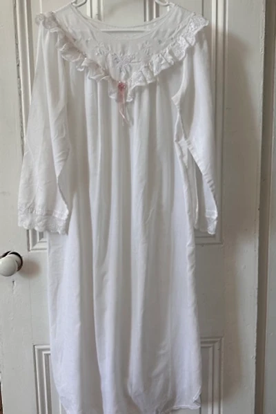 Lace and Ruffled Romantic Night Dress with Embroidery and Ribbon Selected by KA.TL.AK