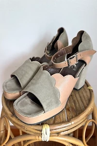 Vintage 1970s Scallop Platform Heels Selected by Grievous Angel Vintage