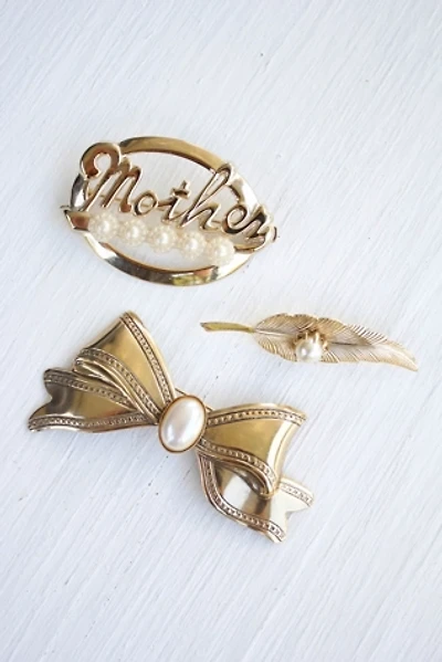 Vintage Mother Gold Pearl Bow + Feather Brooch Pin Set Selected By Moons + Junes Vintage