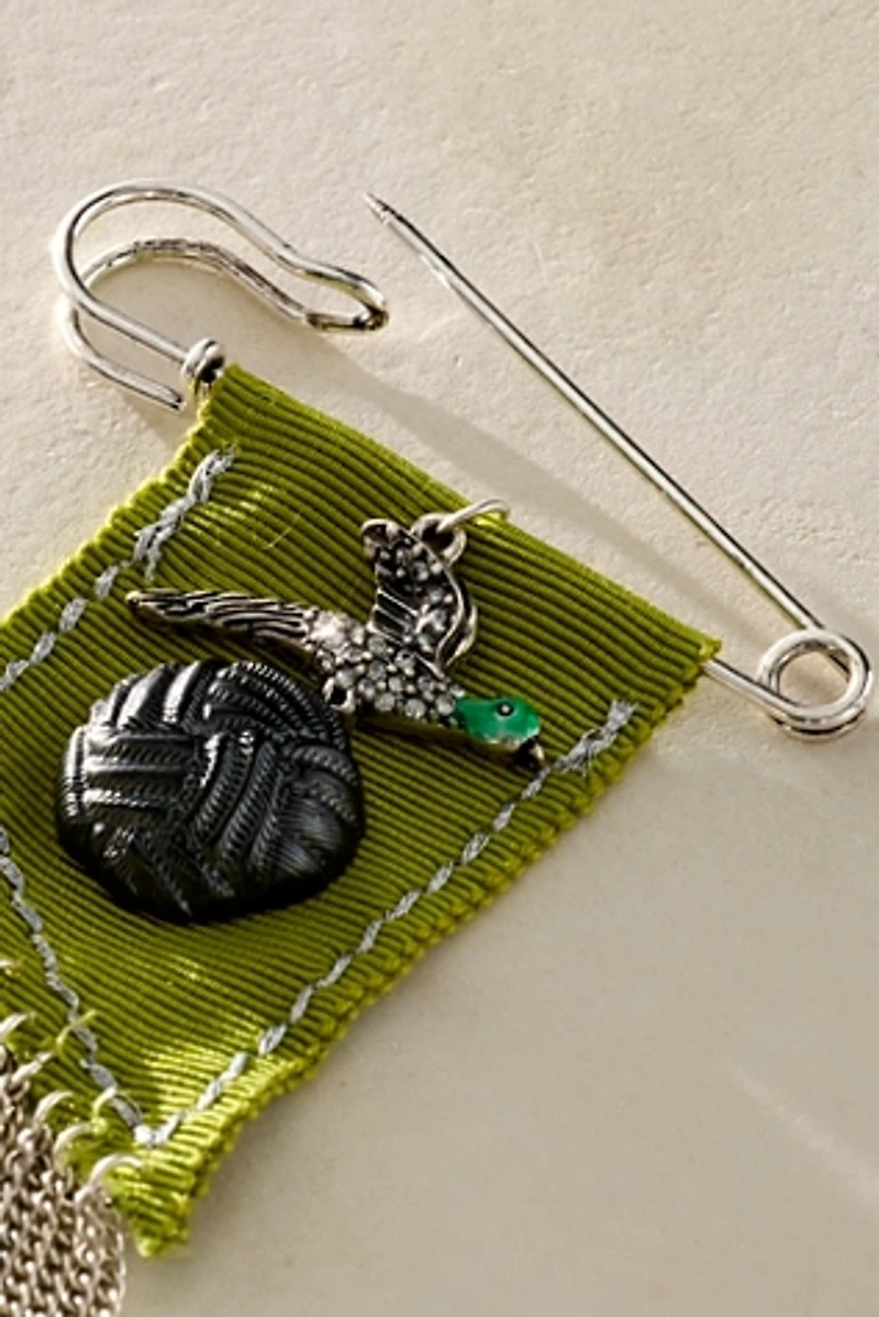 Dutchess Fringe Brooch