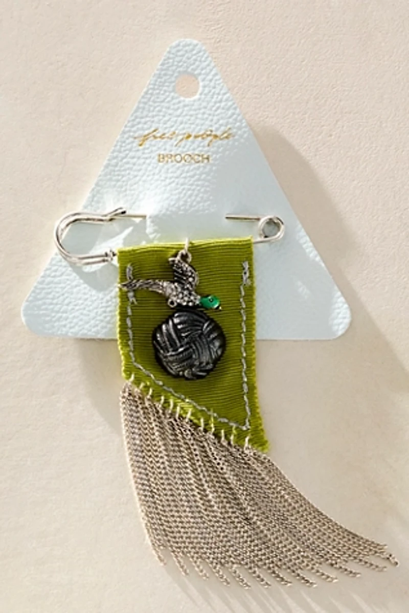 Dutchess Fringe Brooch