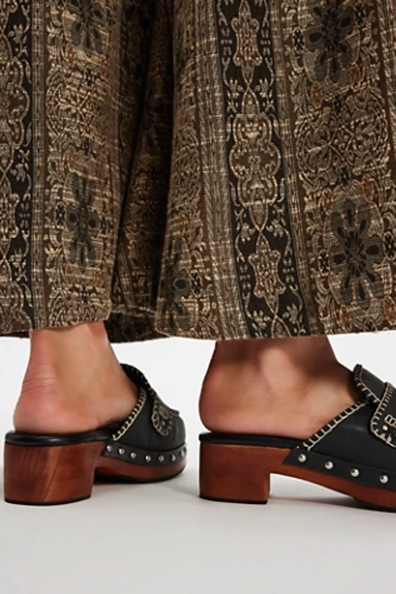 Blanket Stitch Clogs
