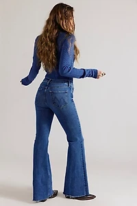 MOTHER The Doozy Sneak Fray Flare Jeans