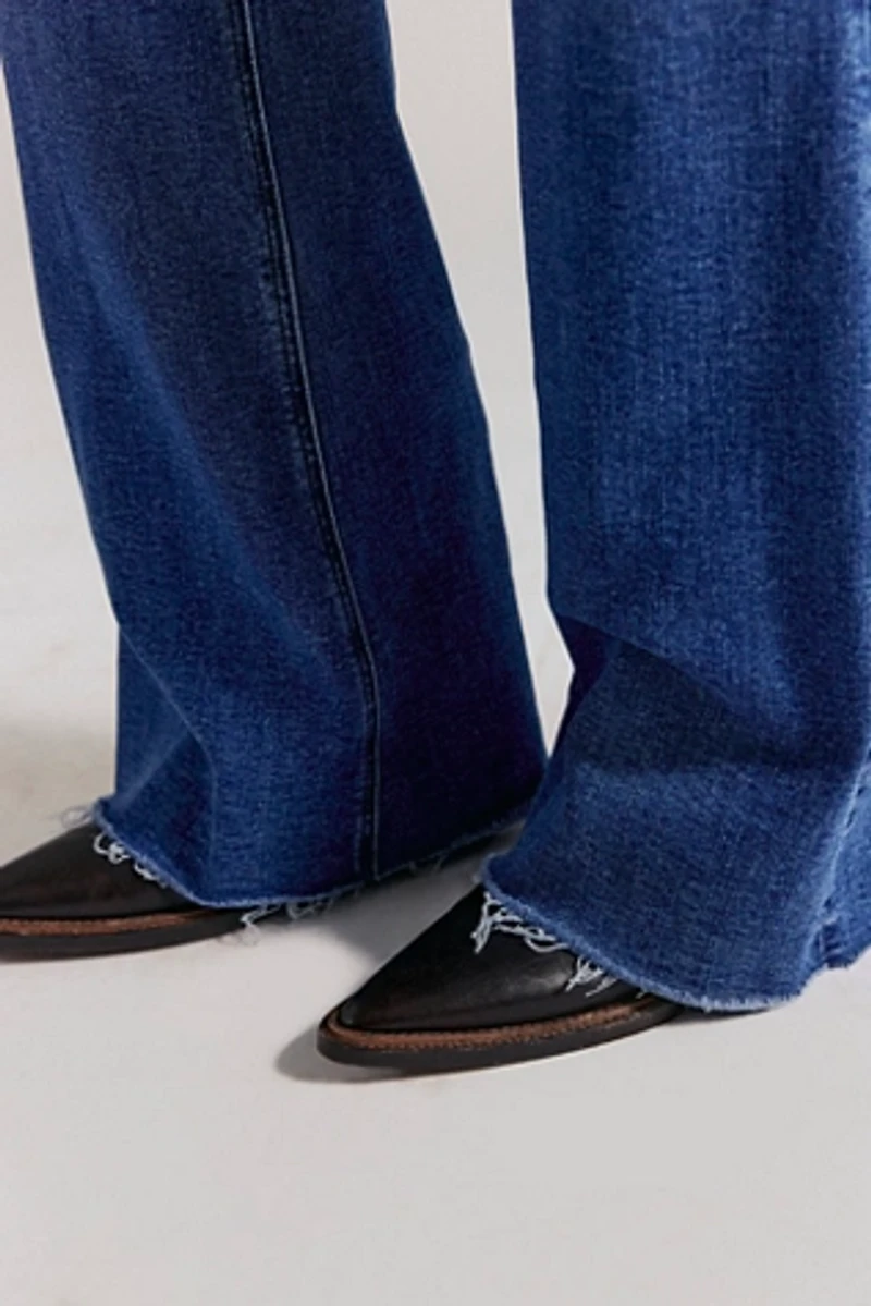 MOTHER The Doozy Sneak Fray Flare Jeans