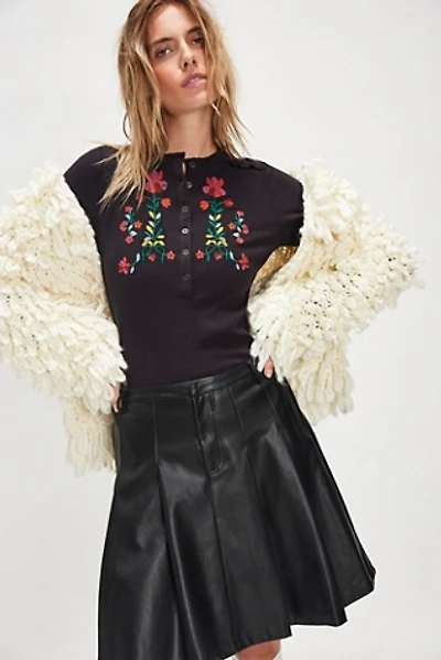 Fleur Embroidered Cuff Top