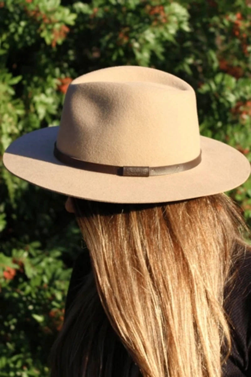 Sambboho Lola  Hat