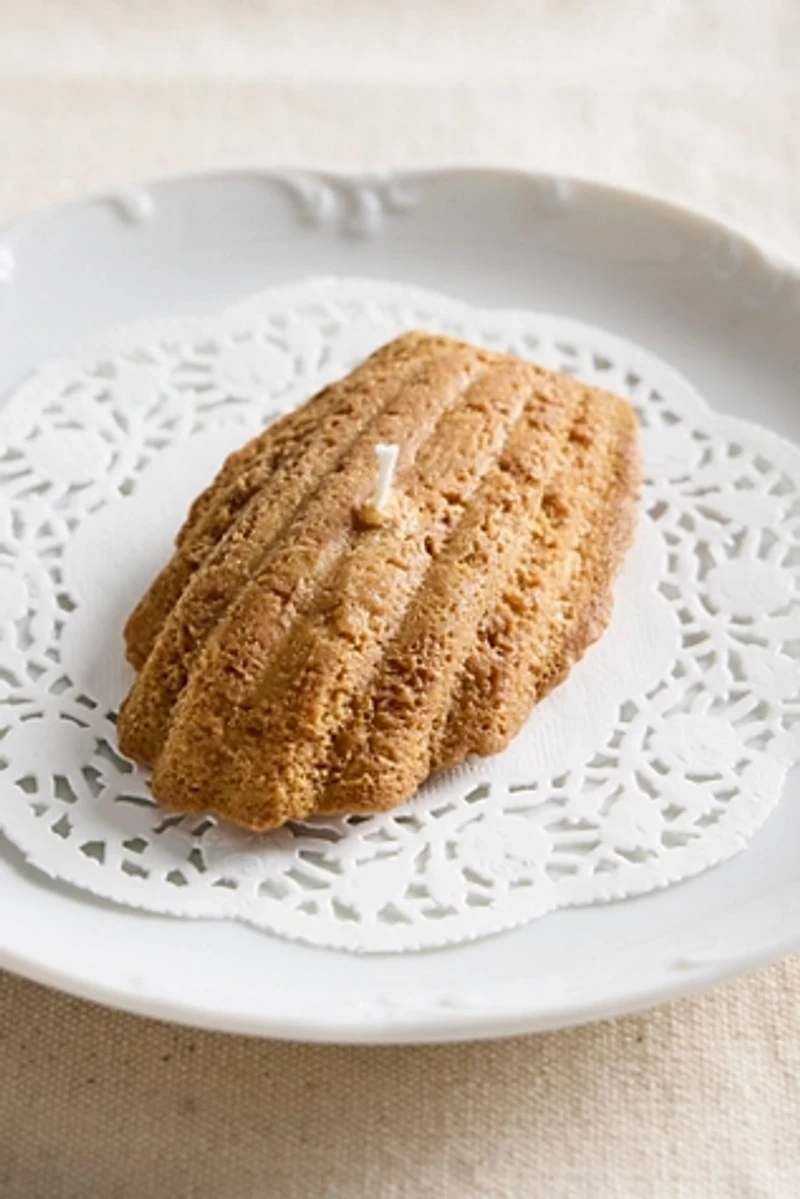 Madeleine Candle