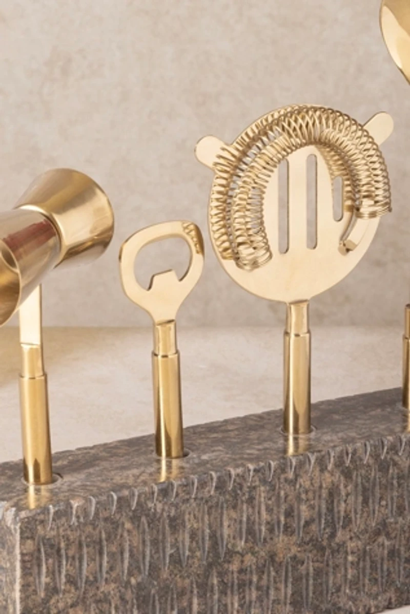 GAURI KOHLI Sante Bar Tools